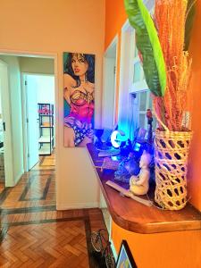 Quarto com Anfitriã em Copa