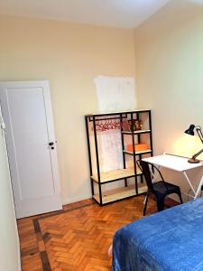 Quarto com Anfitriã em Copa