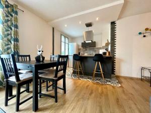 Appartements 147 - Vue Cite Medievale et Parking : photos des chambres