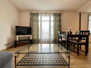 Appartements 147 - Vue Cite Medievale et Parking : Appartement 2 Chambres