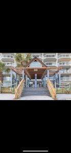 LUXURIOUS Oceanfront Condo, 1 bedroom-2 bath, Sleeps 4, indoor and outdoor pools, Waters Edge-Garden City-Murrells Inlet SC -NO PETS