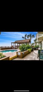 LUXURIOUS Oceanfront Condo, 1 bedroom-2 bath, Sleeps 4, indoor and outdoor pools, Waters Edge-Garden City-Murrells Inlet SC -NO PETS
