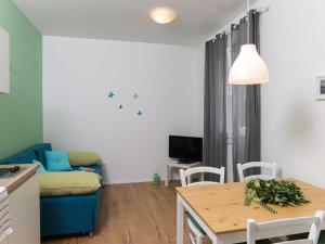 Apartments Villa Karmen - One-Bedroom Apartment with Terrace Olive