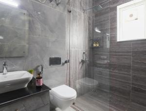 Alaya Stays 3 BHK with Lush Garden & Gazebo - Avasa