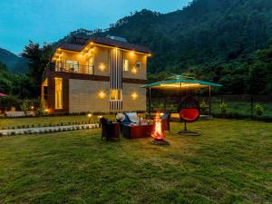 Alaya Stays 3 BHK with Lush Garden & Gazebo - Avasa