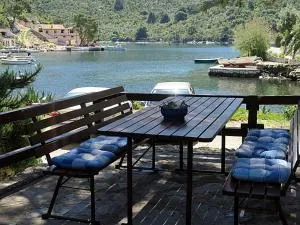 Apartments Vera - Comfort One-Bedroom Apartment with Terrace and Sea View Irena - 马拉诺维奇