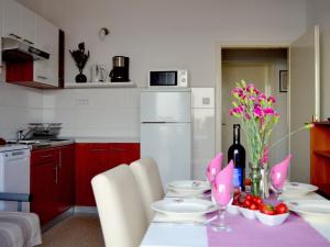 3 bedroom apartment with balcony