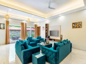 Alaya Stays 3 BHK with Lush Garden & Gazebo - Avasa