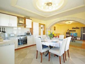 Apartments Villa Rose - Two-Bedroom Apartment with Sea View Terrace