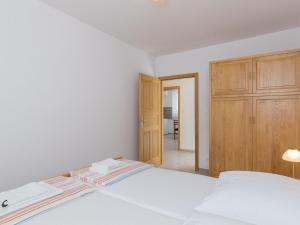 Villa Celenca - Two Bedroom Apartment with Terrace and Pool View - A1