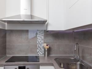 Apartment H&D - Two Bedroom Apartment with Balcony and Sea View