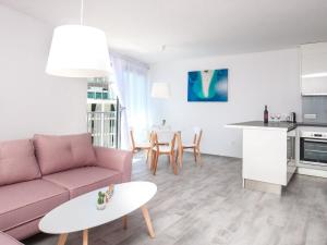 Apartments Dva Galeba - Standard One Bedroom Apartment with Sea View 203