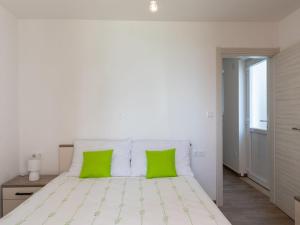 Apartment Nike - Two-Bedroom Apartment with Terrace