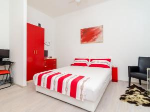 Apartment Caceris - Comfort Studio Apartment with Terrace