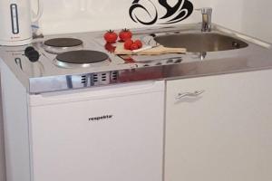 Apartment Caceris - Comfort Studio Apartment with Terrace 