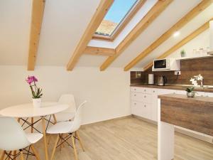 Apartments Sweet Escape - Studio Apartment with Terrace and Sea View 2