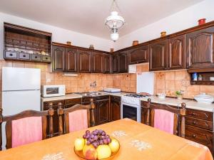 Apartments Stella - Three-Bedroom Apartment with Balcony and Terrace