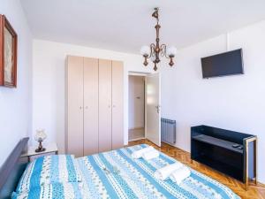 Apartments Stella - Three-Bedroom Apartment with Balcony and Terrace