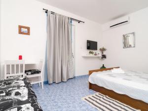 Apartments Vera - One-Bedroom Apartment with Terrace and Sea View Rea