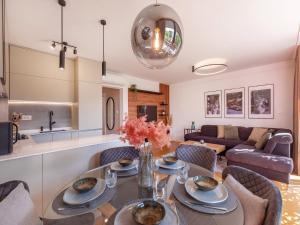 Apartment Floramye - Three Bedroom Apartment with Balcony