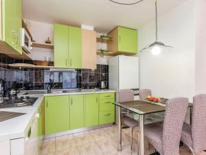 Apartments Paola - Studio Apartment with Terrace and Sea View