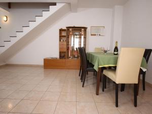 Apartments Boro - Two Bedroom Apartment with Terrace A3