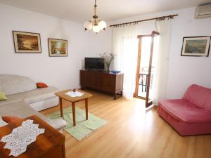 Apartments Boro - Two Bedroom Apartment with Terrace A3