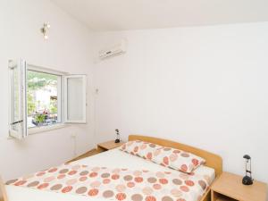 Apartments & Rooms Bari i -Comfort One Bedroom Apartment with Balcony and Garden View Apt Preko-5