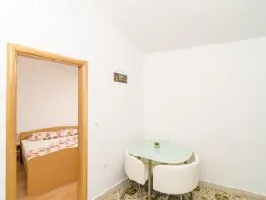 Apartments & Rooms Bari i -Comfort One Bedroom Apartment with Balcony and Garden View Apt Preko-5 - Kupari