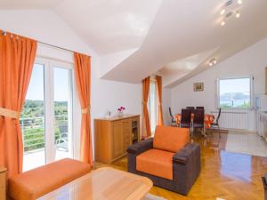 Apartment Feel Phili - Two Bedroom Apartment with Balcony and Sea View