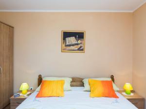 Apartment Lolo - Two Bedroom Apartment with Loggia and Street View