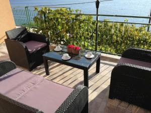 Apartment with balcony and sea view