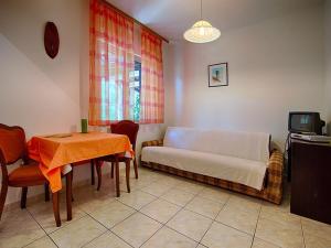 Apartments Malo Lago - One-Bedroom Apartment with Balcony and Sea View - 2nd floor Apartment 7