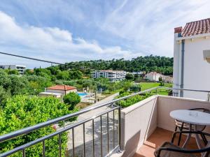 Apartments Mali Paradiso - Two Bedroom Apartment with Balcony and Pool View A4