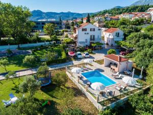 Apartments Mali Paradiso - Two Bedroom Apartment with Balcony and Pool View A4