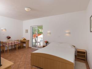 Villa Dubravka - Superior One Bedroom Apartment with Balcony and Sea View Apartman 6