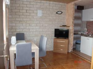 2 bedroom apartment with terrace