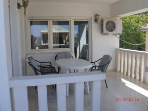 2 bedroom apartment with terrace