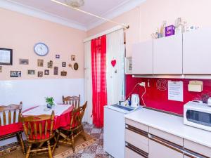 Guest House Ivana -Two Bedroom Apartment with Garden