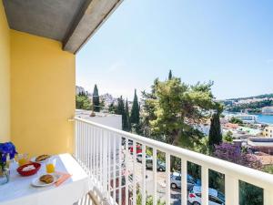 Apartment Cvjetkovi - Two Bedroom Apartment with Terrace and Sea View 