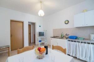 Apartments Boguvila - Two-Bedroom Standard Apartment with Terrace A6 - ST