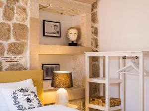 Villa Monte Santo - Deluxe Studio Apartment with Balcony and City View 3 