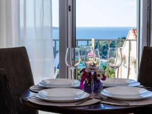 Apartments Knego - Comfort One Bedroom Apartment with Balcony and Sea View