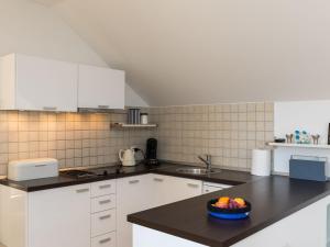 Apartments Odin - One-Bedroom Apartment with Terrace and Sea View - 4