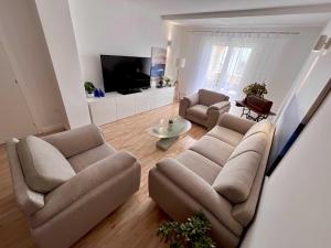 Apartment Lana - Two Bedroom Apartment with Terrace and Sea View