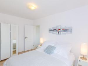Color Apartments - Standard One-Bedroom Apartment with Terrace and Partial Sea View Red