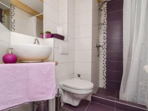 Lavender Garden Apartments - Studio Apartment Ground floor - APT 1