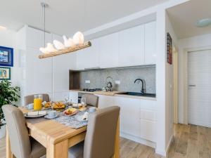 Apartments Lazarin - Two Bedroom Apartment with Balcony and Sea View 1 Veliki