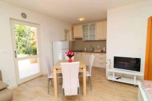 Apartments Seafront Silence - Studio Apartment with Terrace and Sea View