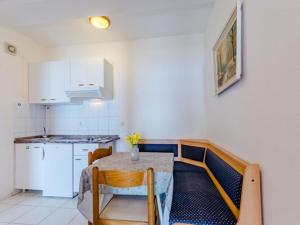 Villa Kosa - Two Bedroom Apartment with Balcony and Sea View A2 Plavi
